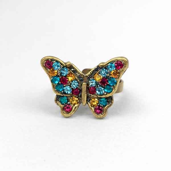 Anillo Mariposa Arcoíris de cristal Swarovski sobre fondo blanco