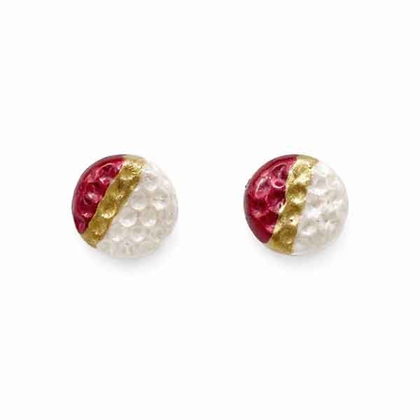 Pendientes Jolie de porcelana artesanal en forma de botón, en blanco nacarado con esmalte granate y detalle en oro