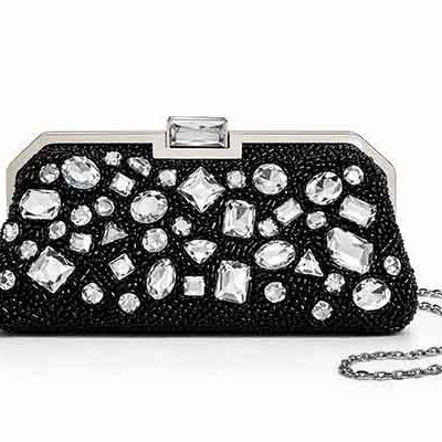 Bolso joya negro modelo Lille con piedras negras y cristal sobre fondo blanco