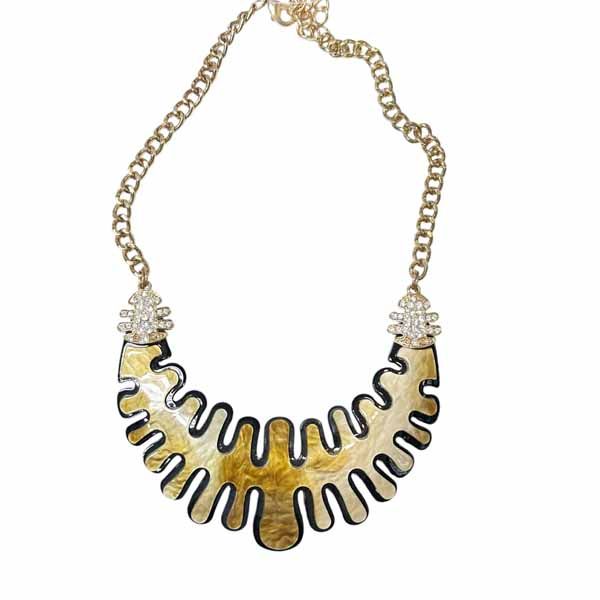 Collar Briseida dorado y negro collar Briseida dorado y negro libre de níquel sobre fondo blanco