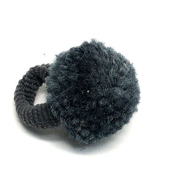 COLETERO-RITA-POMPON-GRIS-OSCURO