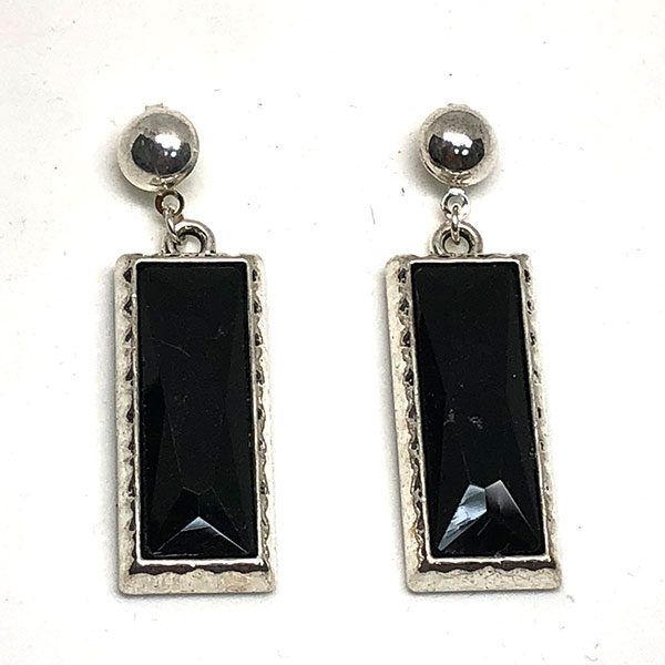 Pendientes Aimee en forma de baguette con cristal negro y cabezal de media bola hueca