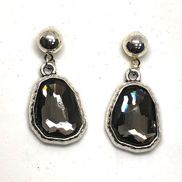 Pendientes Amandine Romboidal en bisutería fina con cristal gris Pendientes Amandine Romboidal en bisutería fina con cristal gris