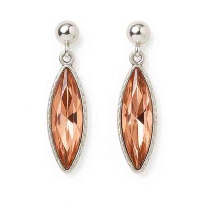 Pendientes Anouk con cristal color melocotón rosado y base plateada, fotografía de producto sobre fondo blanco profesional y luz uniforme.