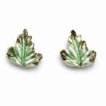 Pendientes Brisa Verde de porcelana hechos a mano en forma de hoja