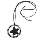 Collar Aurora artesanal con cordón de ante negro, colgante circular con bolas de cristal checo multicolor y estrella de piedra negra.