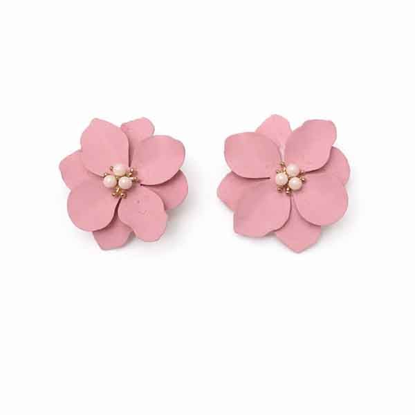 Pendientes Teide de bisutería en forma de flor rosa con perlitas centrales
