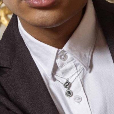 Collar alphabet acabado en plata y zirconitas