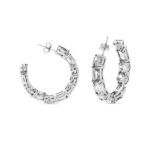 Pendientes Aurora Plata de Ley 925 con circonitas en cristal transparente y diseño de aro de 35 mm.