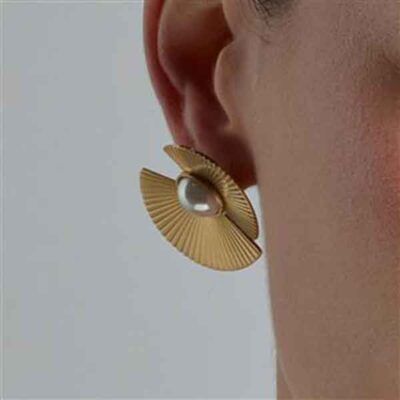 Pendientes Lessa, baño de oro y perla 2