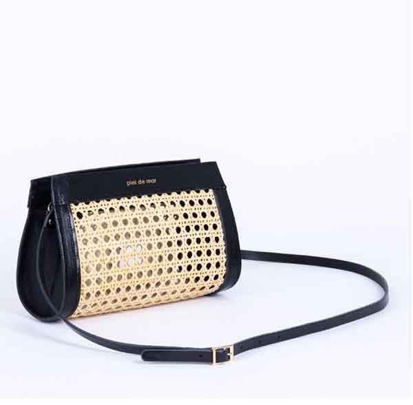bolso Margot negro artesanal de ratán y piel reciclada bolso Margot negro artesanal de ratán y piel reciclada