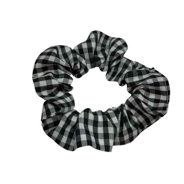 scrunchie M cuadros negros Scrunchie mediano hecho a mano con estampado de cuadros negros