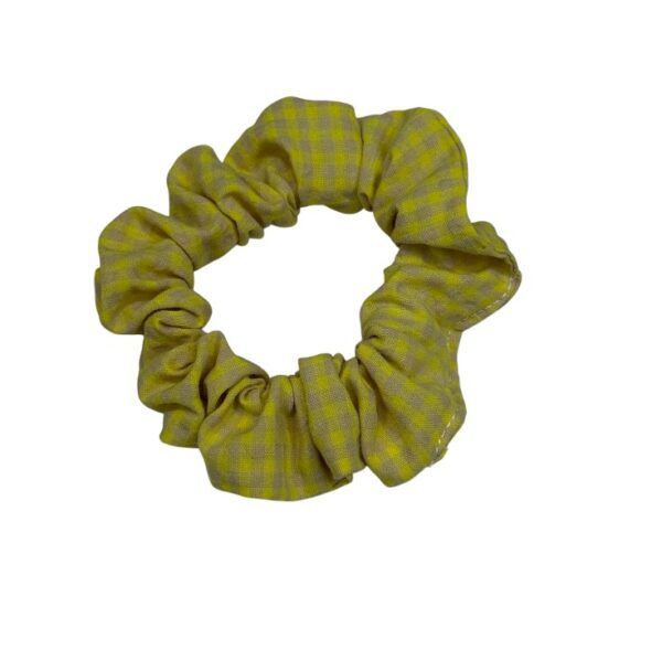 Scrunchie pequeño con estampado de cuadritos amarillos