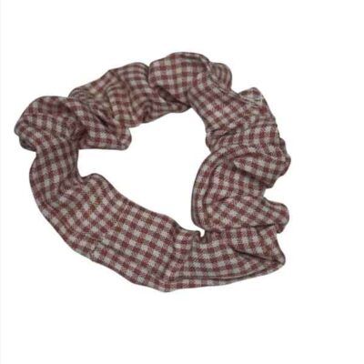 scrunchie rosa cuadritos