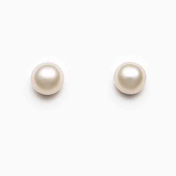 Pendientes Gaia de perla natural chafada de 8 mm en plata de ley, joya artesanal con brillo nacarado.
