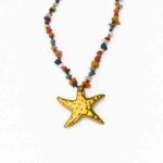 Collar Estrella Marina Multicolor con piedras naturales y colgante de estrella dorada
