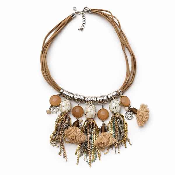 Collar Aegea boho con cordones de ante camel y flecos decorativos