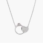 Collar de corazón pequeño en plata de ley con circonitas blancas y acabado en rodio