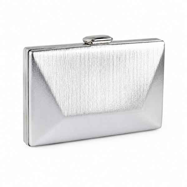 Clutch Aura Plata elegante con acabado plateado brillante