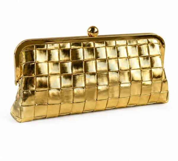 Clutch Siena dorado elegante con acabado metalizado trenzado